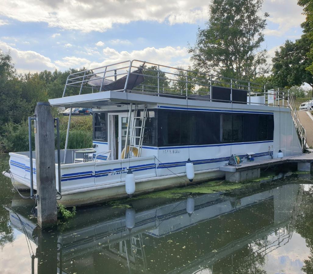 Bluebird House-Boat Hotel East Molesey Exterior photo